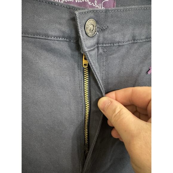 Gloria Vanderbilt Amanda Women’s Original Slimming Jeans Tapered Size 16 Short - Picture 13 of 13